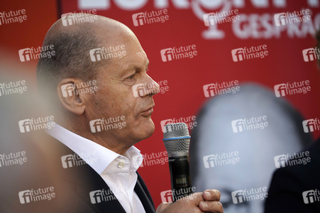 Olaf Scholz und Franziska Giffey beim Zukunftsgespräch in Berlin