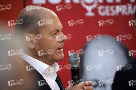 Olaf Scholz und Franziska Giffey beim Zukunftsgespräch in Berlin