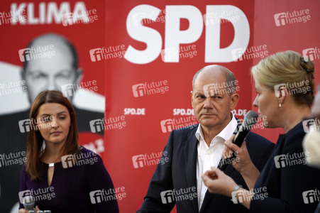 Olaf Scholz und Franziska Giffey beim Zukunftsgespräch in Berlin