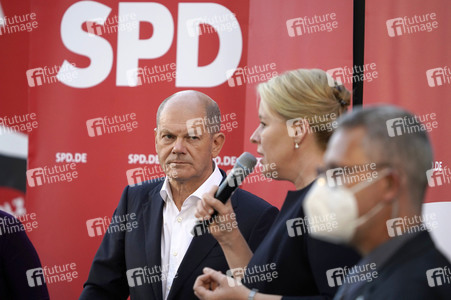 Olaf Scholz und Franziska Giffey beim Zukunftsgespräch in Berlin