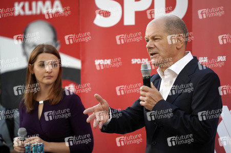 Olaf Scholz und Franziska Giffey beim Zukunftsgespräch in Berlin