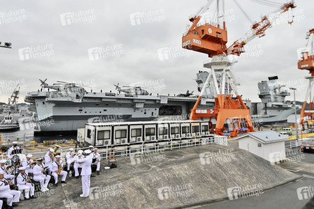 Ankunft der HMS Queen Elizabeth in Yokosuka
