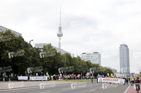 Unteilbar-Großdemonstration 'Für eine solidarische und gerechte Gesellschaft' in Berlin