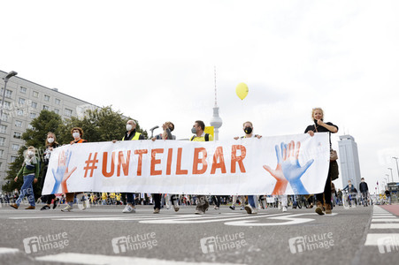Unteilbar-Großdemonstration 'Für eine solidarische und gerechte Gesellschaft' in Berlin