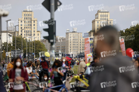 Unteilbar-Großdemonstration 'Für eine solidarische und gerechte Gesellschaft' in Berlin