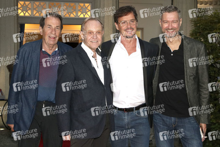 Theaterpremiere 'Dinge, die ich sicher weiß' in Berlin