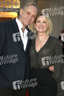 Theaterpremiere 'Dinge, die ich sicher weiß' in Berlin