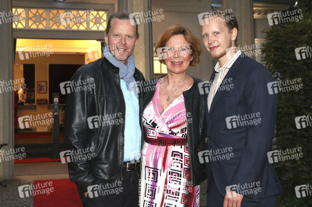 Theaterpremiere 'Dinge, die ich sicher weiß' in Berlin