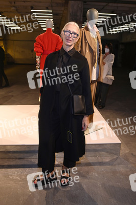 Gruppenausstellung Der Berliner Salon auf der MBFW Berlin Spring/Summer 2022