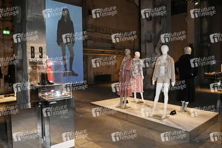 Gruppenausstellung Der Berliner Salon auf der MBFW Berlin Spring/Summer 2022