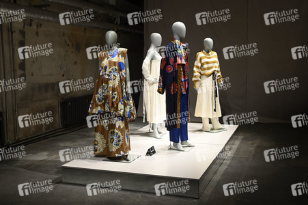 Gruppenausstellung Der Berliner Salon auf der MBFW Berlin Spring/Summer 2022