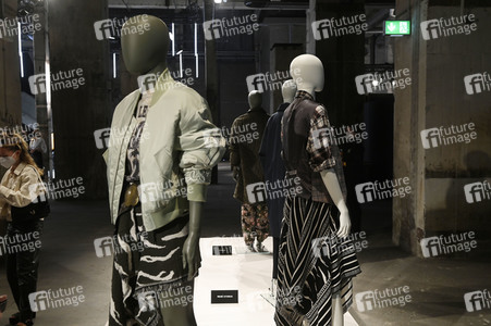 Gruppenausstellung Der Berliner Salon auf der MBFW Berlin Spring/Summer 2022