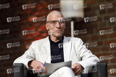 Sam Ginn und Hans Ulrich Gumbrecht auf der phil.cologne 2021 in Köln