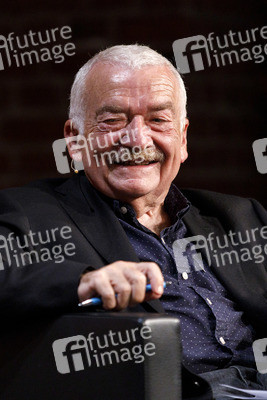 Sam Ginn und Hans Ulrich Gumbrecht auf der phil.cologne 2021 in Köln