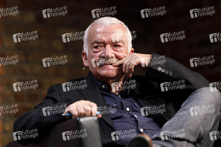 Sam Ginn und Hans Ulrich Gumbrecht auf der phil.cologne 2021 in Köln