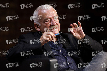 Sam Ginn und Hans Ulrich Gumbrecht auf der phil.cologne 2021 in Köln