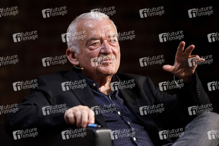 Sam Ginn und Hans Ulrich Gumbrecht auf der phil.cologne 2021 in Köln