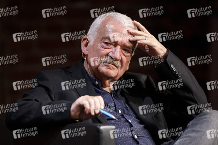 Sam Ginn und Hans Ulrich Gumbrecht auf der phil.cologne 2021 in Köln