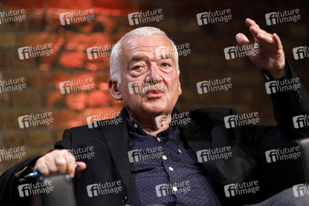 Sam Ginn und Hans Ulrich Gumbrecht auf der phil.cologne 2021 in Köln