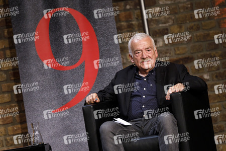 Sam Ginn und Hans Ulrich Gumbrecht auf der phil.cologne 2021 in Köln