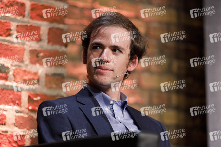 Sam Ginn und Hans Ulrich Gumbrecht auf der phil.cologne 2021 in Köln