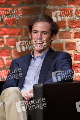 Sam Ginn und Hans Ulrich Gumbrecht auf der phil.cologne 2021 in Köln