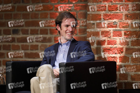 Sam Ginn und Hans Ulrich Gumbrecht auf der phil.cologne 2021 in Köln