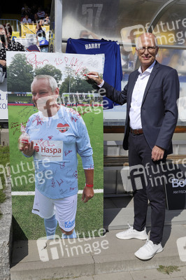 Benefiz-Fußballspiel 'Kicken mit Herz' 2021 in Hamburg