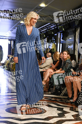 Natascha Gruen Fashion Show auf der Berlin Fashion Week Spring/Summer 2022