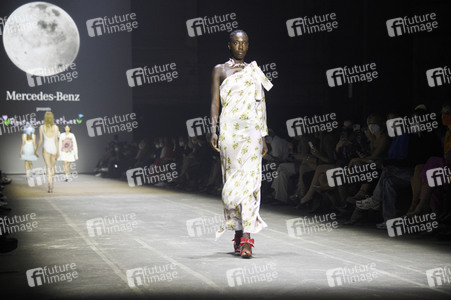 Florentina Leitner Fashion Show auf der Berlin Fashion Week Spring/Summer 2022