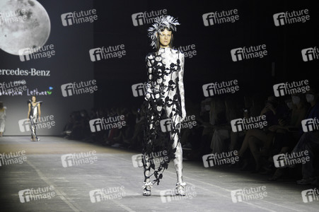 Florentina Leitner Fashion Show auf der Berlin Fashion Week Spring/Summer 2022