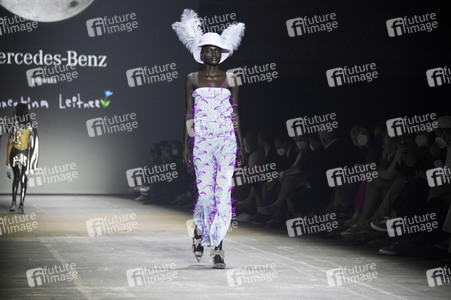 Florentina Leitner Fashion Show auf der Berlin Fashion Week Spring/Summer 2022