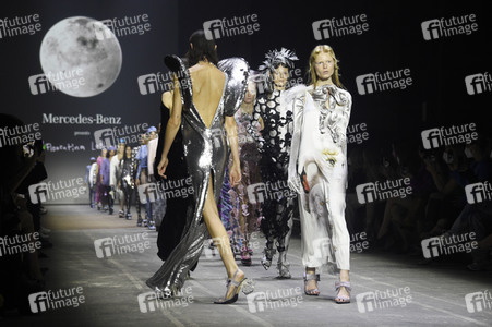 Florentina Leitner Fashion Show auf der Berlin Fashion Week Spring/Summer 2022