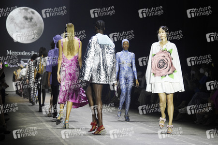 Florentina Leitner Fashion Show auf der Berlin Fashion Week Spring/Summer 2022