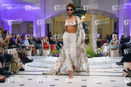 Anja Gockel Fashion Show auf der Berlin Fashion Week Spring/Summer 2022