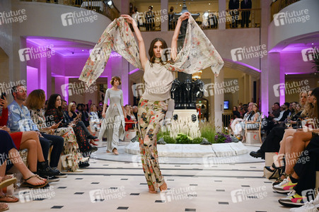 Anja Gockel Fashion Show auf der Berlin Fashion Week Spring/Summer 2022