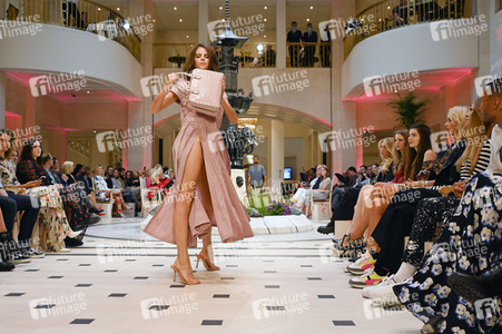 Anja Gockel Fashion Show auf der Berlin Fashion Week Spring/Summer 2022