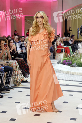 Anja Gockel Fashion Show auf der Berlin Fashion Week Spring/Summer 2022