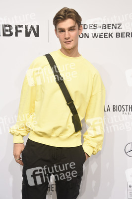 Kilian Kerner Fashion Show auf der Berlin Fashion Week Spring/Summer 2022