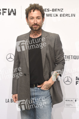 Kilian Kerner Fashion Show auf der Berlin Fashion Week Spring/Summer 2022