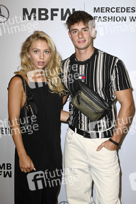 Rebekka Ruetz Fashion Show auf der Berlin Fashion Week Spring/Summer 2022
