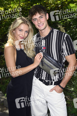 Rebekka Ruetz Fashion Show auf der Berlin Fashion Week Spring/Summer 2022