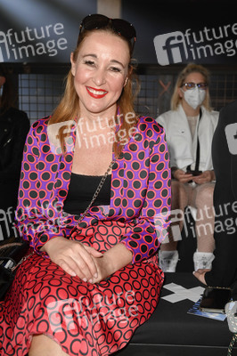 Rebekka Ruetz Fashion Show auf der Berlin Fashion Week Spring/Summer 2022