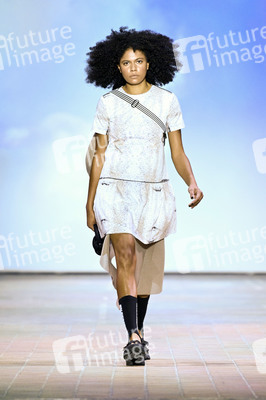 Rebekka Ruetz Fashion Show auf der Berlin Fashion Week Spring/Summer 2022