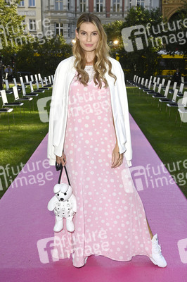 Marcel Ostertag Fashion Show auf der Berlin Fashion Week Spring/Summer 2022