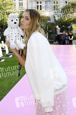 Marcel Ostertag Fashion Show auf der Berlin Fashion Week Spring/Summer 2022