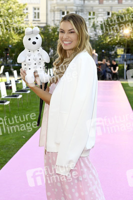 Marcel Ostertag Fashion Show auf der Berlin Fashion Week Spring/Summer 2022