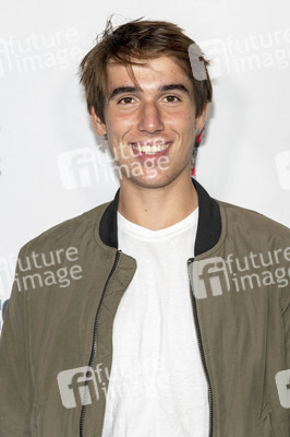 Filmpremiere 'Four Cousins and a Christmas', Dances with Films Festivals 2021 in Los Angeles