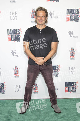 Filmpremiere 'Four Cousins and a Christmas', Dances with Films Festivals 2021 in Los Angeles