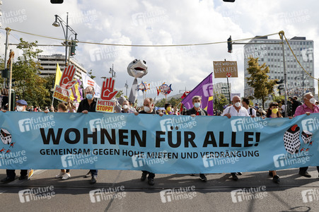 Demo für Mietenstopp und Mietendeckel in Berlin